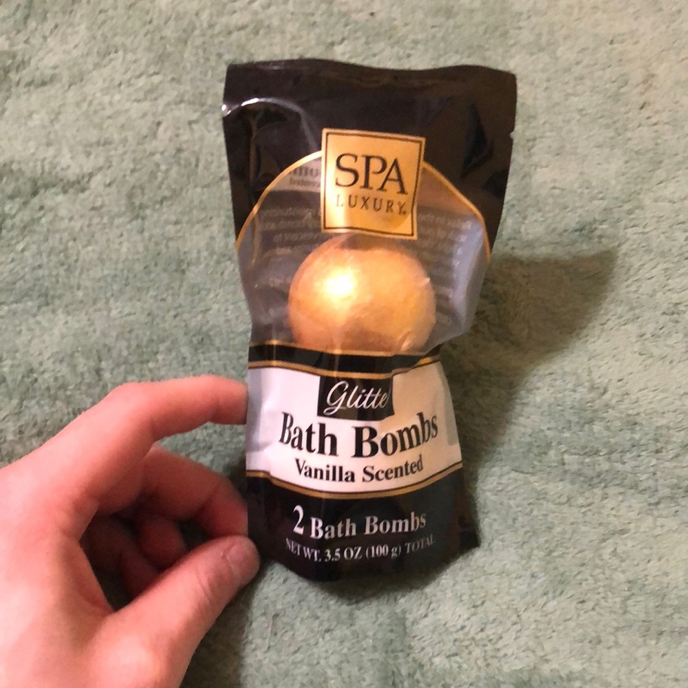 Gold bath bombs